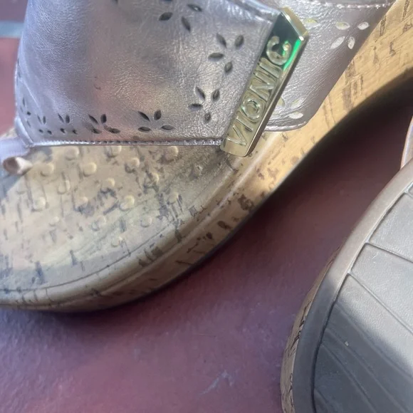 Vionic Rose Gold Sandals with Floral Details - Picture 5 of 5